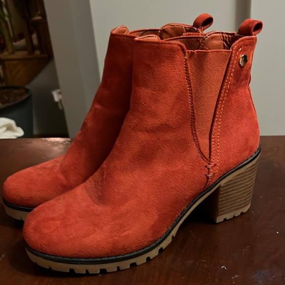 gorgeous burnt orange/dark red boots w/ heel - Picture 4 of 4